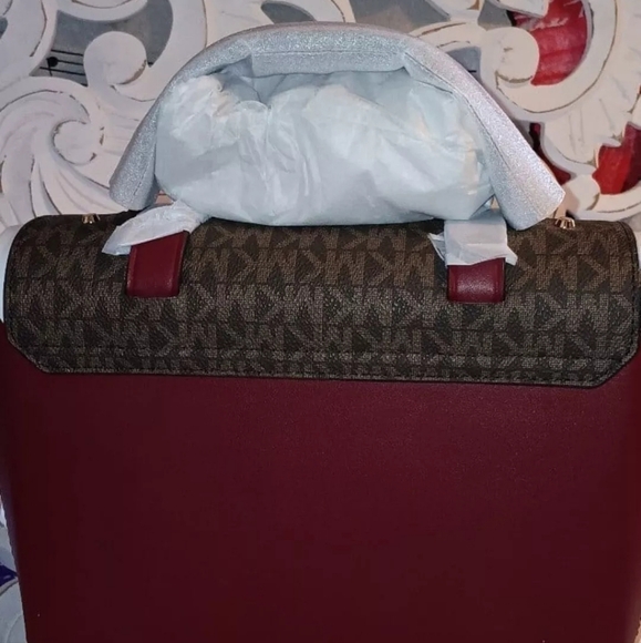 NEW! MICHAEL KORS MEDIUM MANHATTAN LEATHER LOGO SATCHEL - Picture 5 of 7